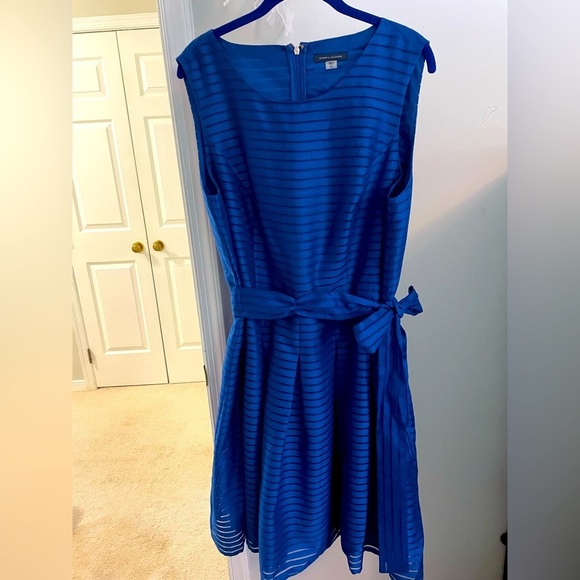 Tommy Hilfiger Dresses & Skirts - Tommy Hilfiger 16 Illusion Strip,side tie sleeveless dress BLUE Crew neck lined.